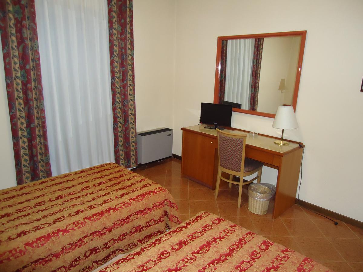 Hotel Paris Castel Goffredo Dış mekan fotoğraf